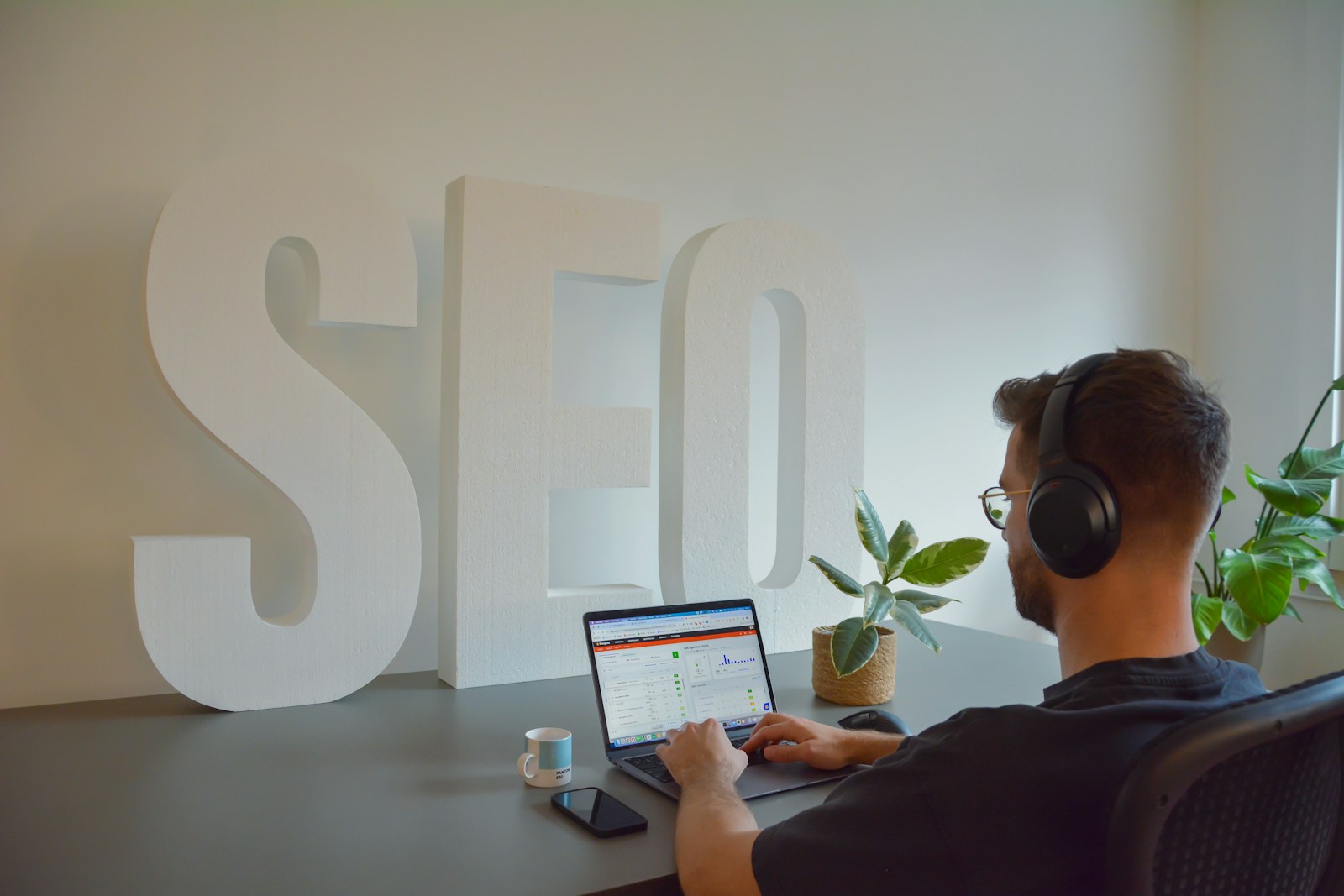 SEO for Roofing Websites: How to Rank Higher on Google | Haketi SEO for Roofing Websites: How to Rank Higher on Google